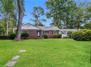 706 Woodcrest Dr, Winston Salem, NC 27104
