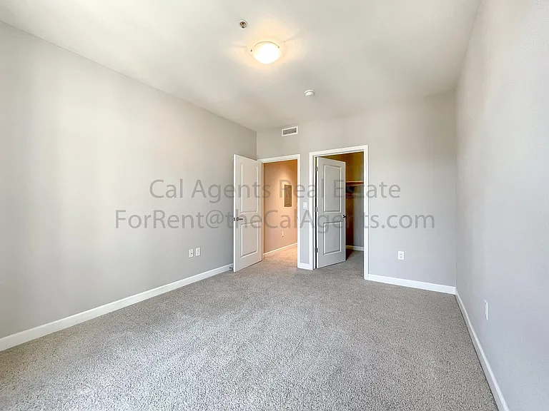 423 7th St #602 — Photo 10