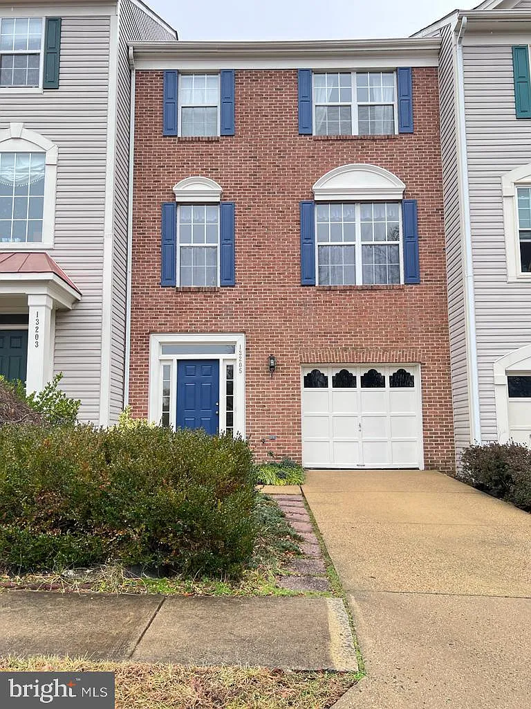 3 bed, 4.0 bath, 2552 sqft, $2,900 — Photo 2