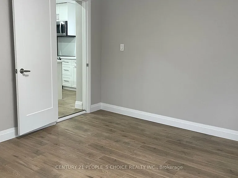 136 Edgemont St N — Photo 18