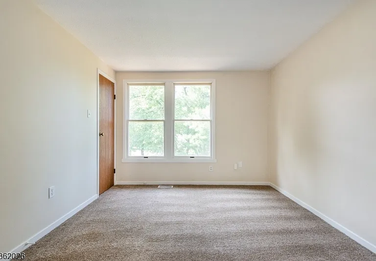 12 Liberty Ln — Photo 15