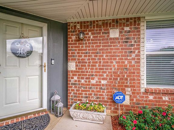 4th image of 1807 Flagstone Dr