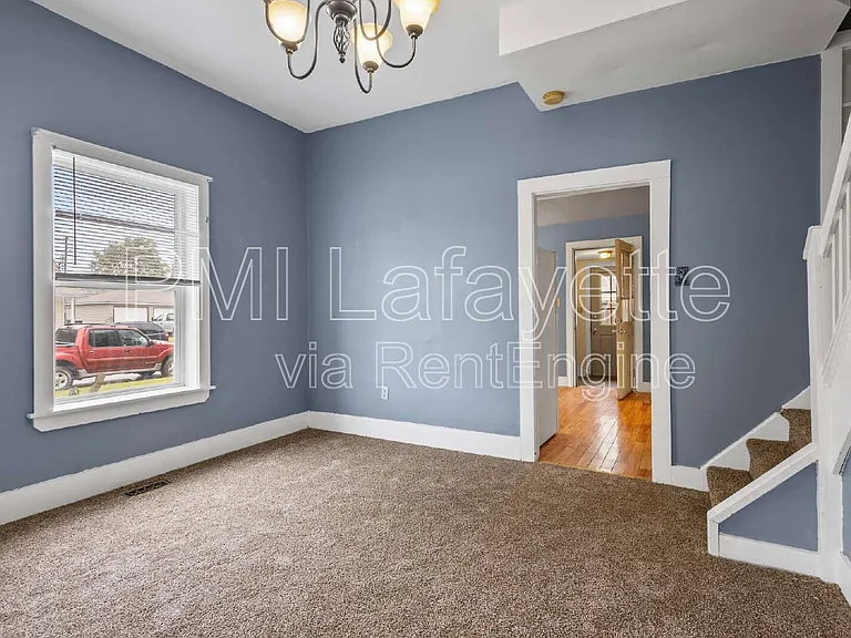 403 S East St — Photo 14