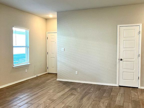 2nd image of 3510 Hacienda Way