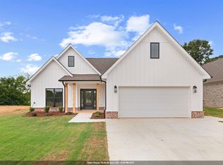 80 Foster Dr, Florence, AL 35633