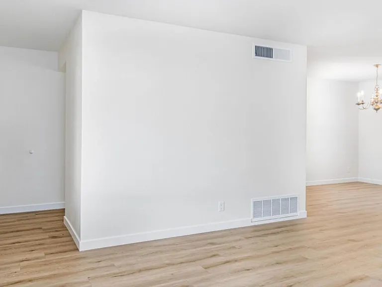 1303 W Devonshire St #1 — Photo 9
