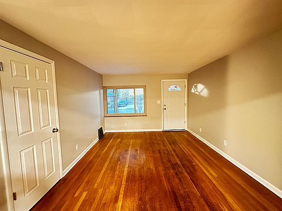 2nd image of 1545-1547 Garling Ave
