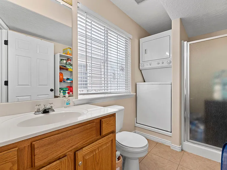 466 N 100 W #3 — Photo 11