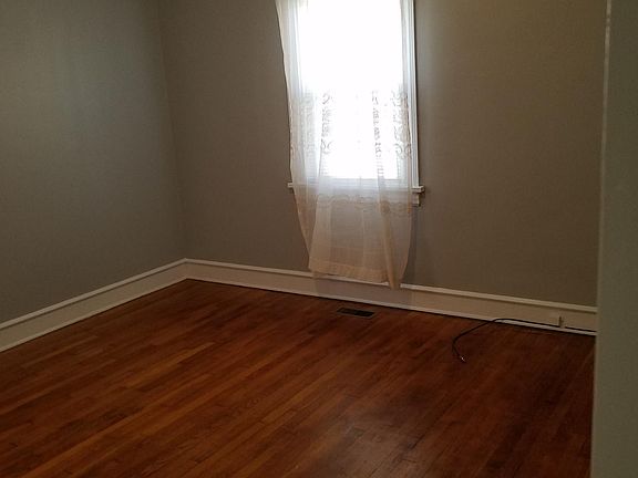 5th image of 3324 Parkwood Ave