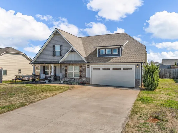 757 Berry Rd, Boiling Springs, SC 29316