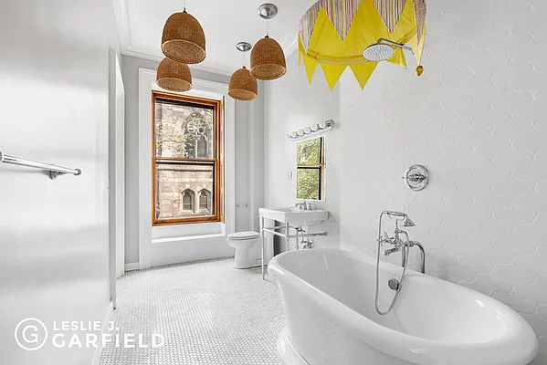 Rented by Leslie J. Garfield | media 12