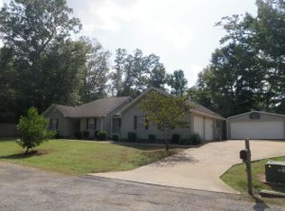 4001 Ivy Ln, Corinth, MS 38834