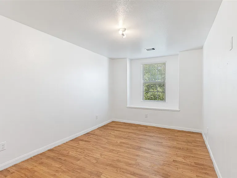 11017 Panther Ct — Photo 21