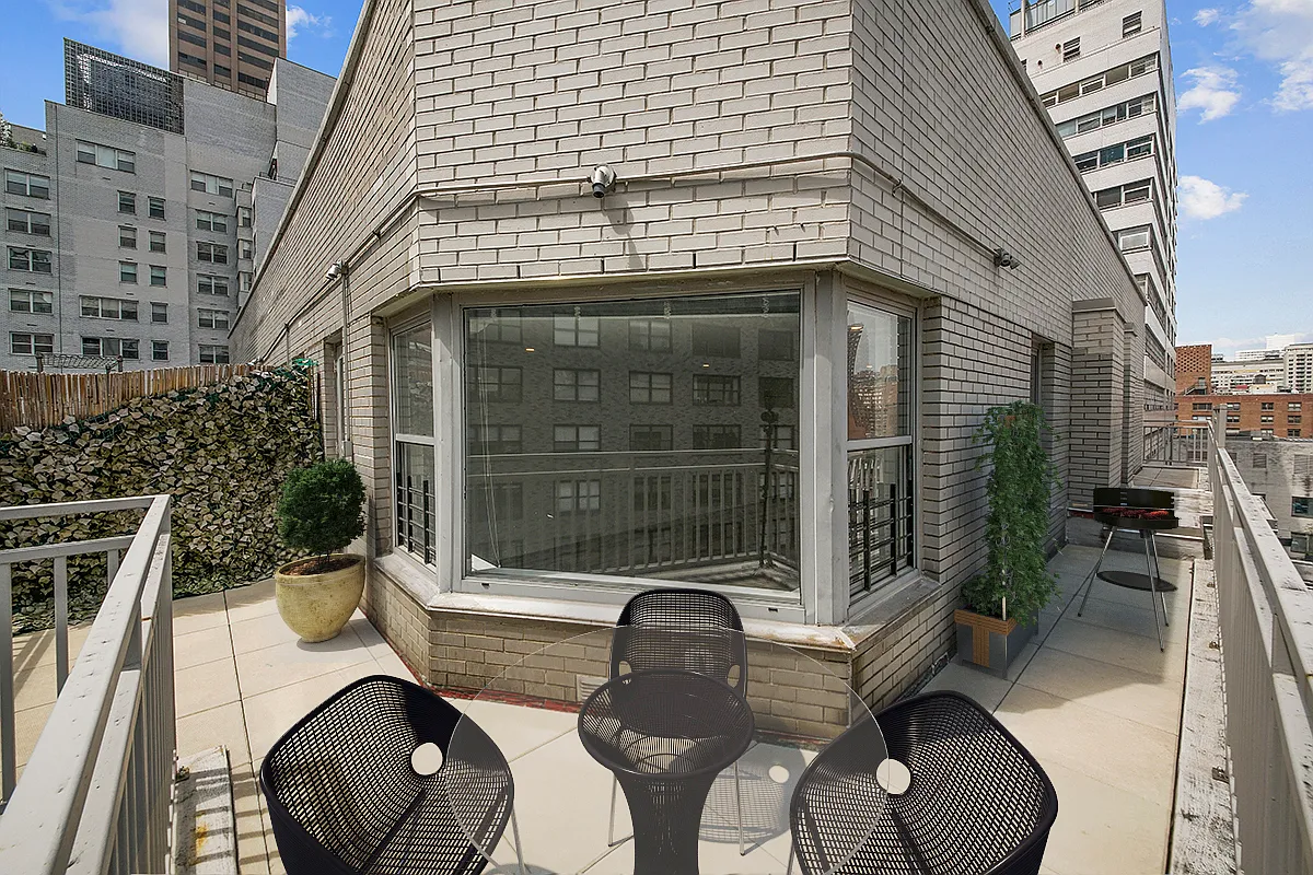 210 East 58th Street — Photo 1