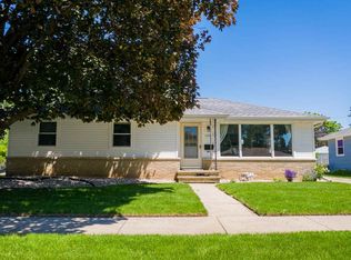 1206 W Taylor St, Appleton, WI 54914