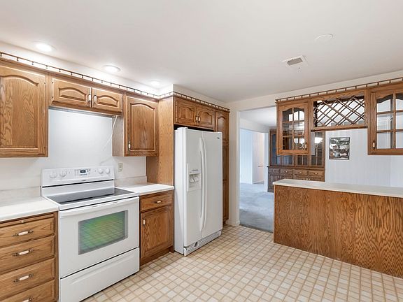 5th image of 1925 Westchester Rd APT 214