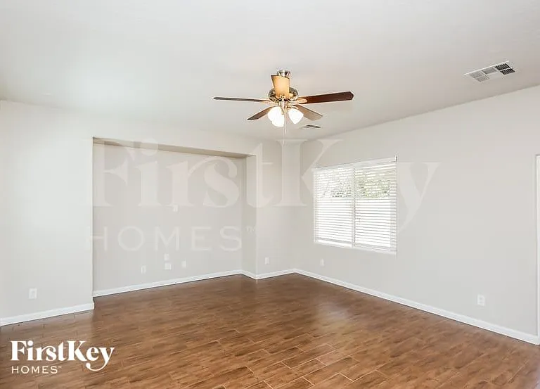 2842 Dalsetter Dr — Photo 3