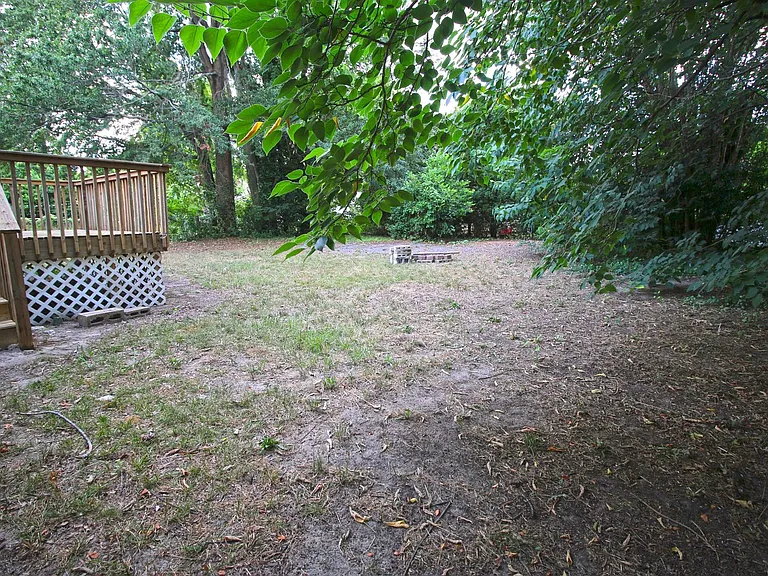 1141 Virginia St — Photo 28