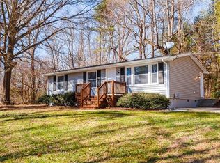 8228 Mattaponi Rd, Mechanicsville, VA 23116