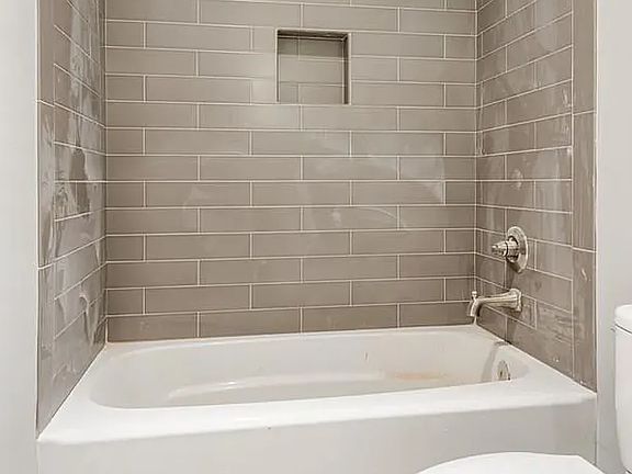 4th image of 318-#B Wilburn St