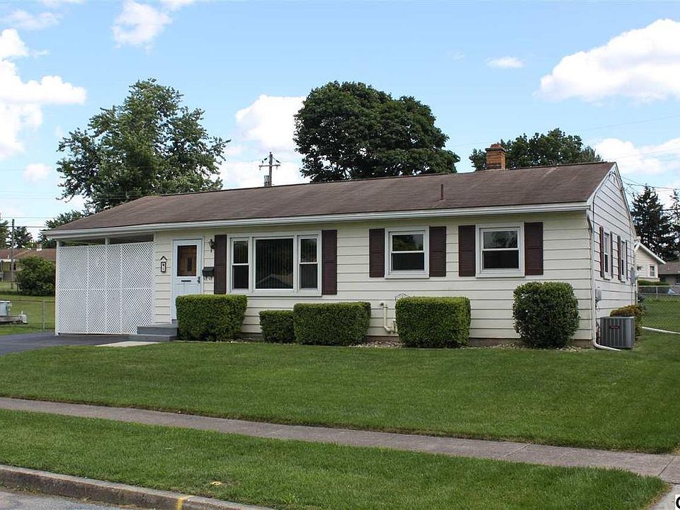 1st image of 8 Berkley Dr
