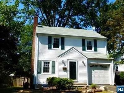 27 Pleasant Ave, Tenafly, NJ, 07670