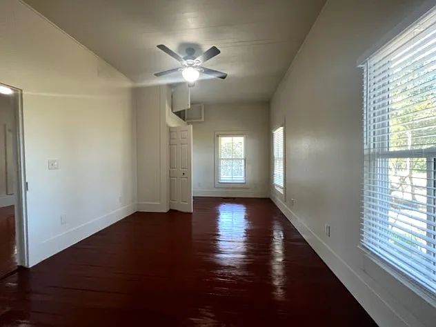 1387 Barlow Ln — Photo 5