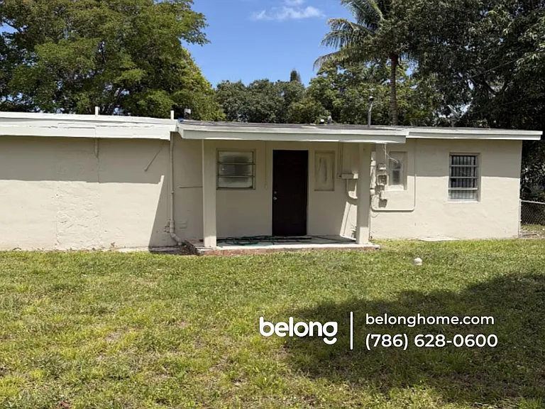 12520 NW 22nd Ct — Photo 1