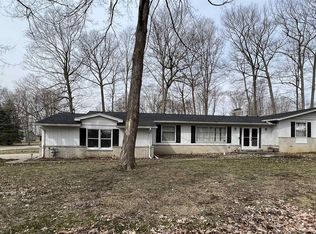 35501 Richwood Ln, Richmond, MI 48062