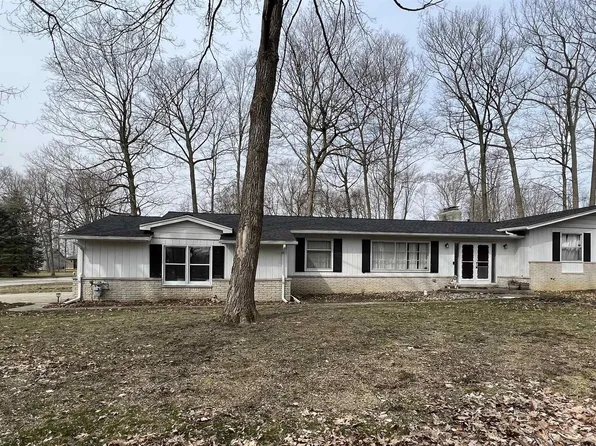 35501 Richwood Ln, Richmond, MI 48062