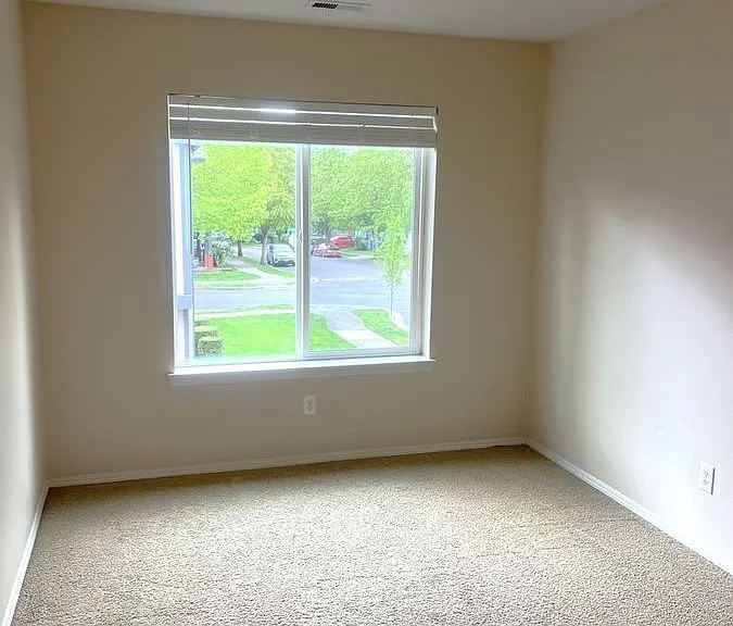 1008 SE Bacarra St — Photo 38
