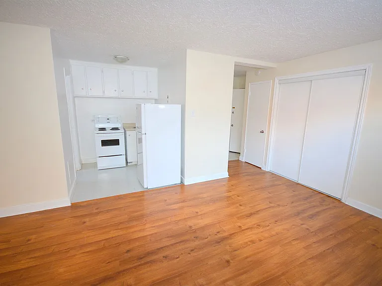 145 Stewart St — Photo 10