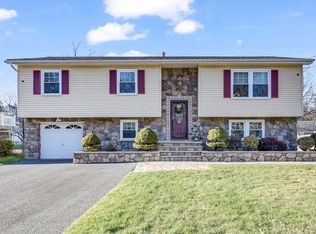 30 Bradner Ave, Middletown, NY 10940