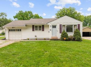 219 NE Eastridge St, Lees Summit, MO 64063