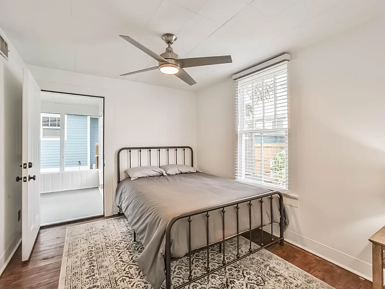 4518 Bernardo De Galvez Ave — Photo 27