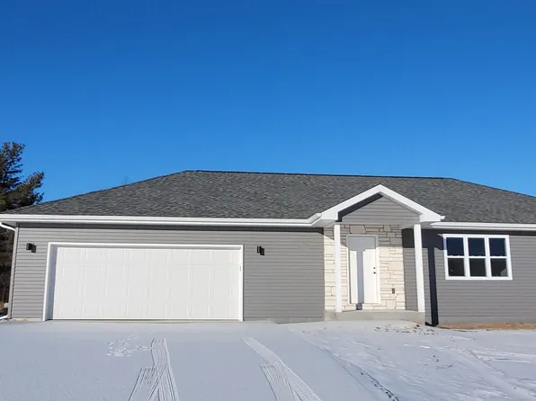 621 Douglas St, New London, WI 54961