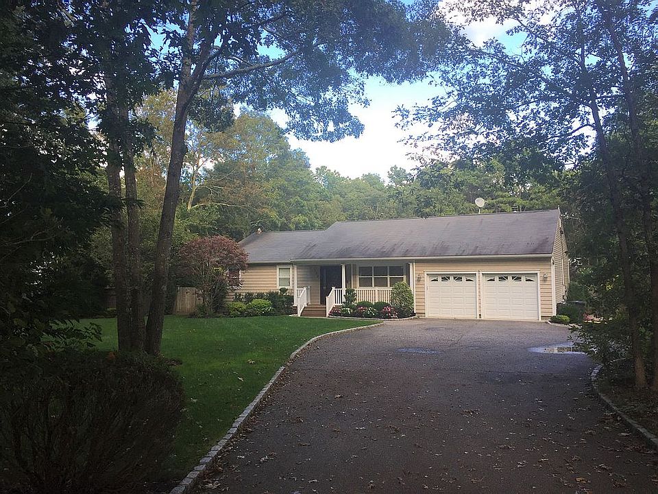 135 Weeks Ave, Manorville, NY 11949 Zillow