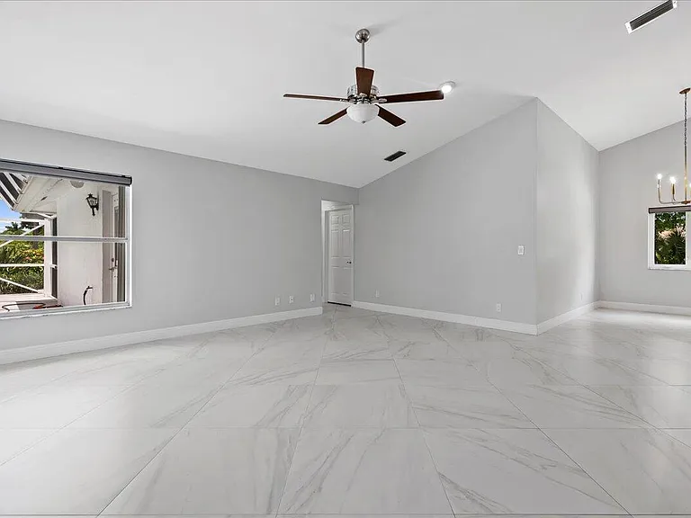 15575 Woodmar Ct — Photo 16