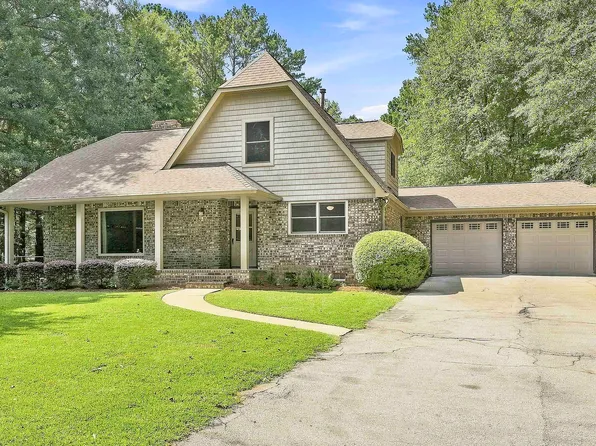 105 Hickory Pl, Fayetteville, GA 30214