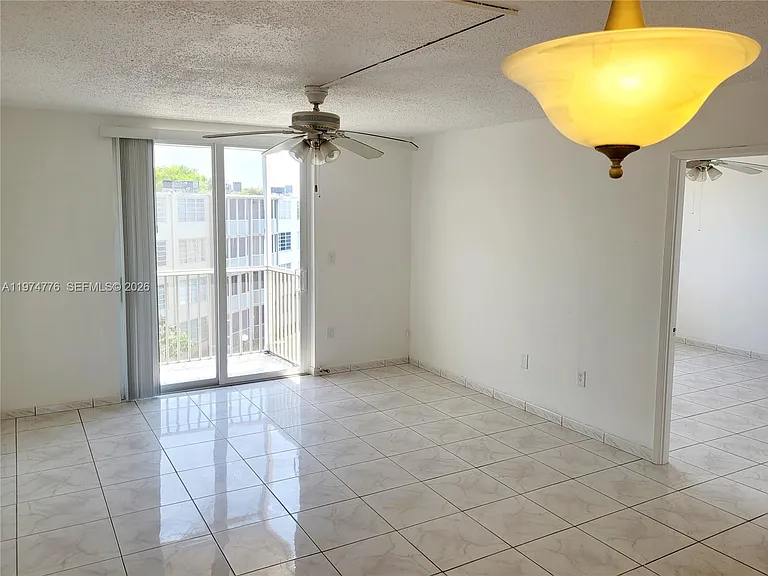 1700 NE 191st St #402 — Photo 7