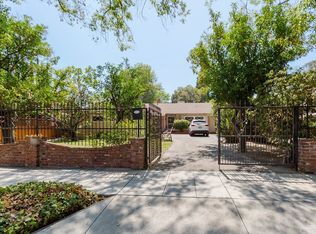 13606 Erwin St, Valley Glen, CA 91401