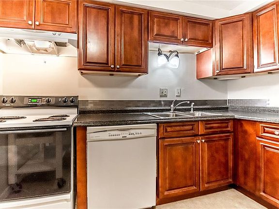 4th image of 8035 Marlin Dr