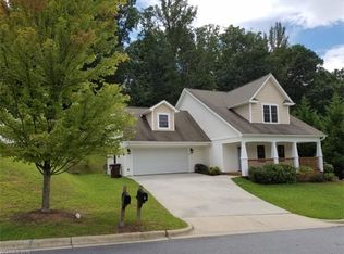 8 Zonna Ct, Candler, NC 28715