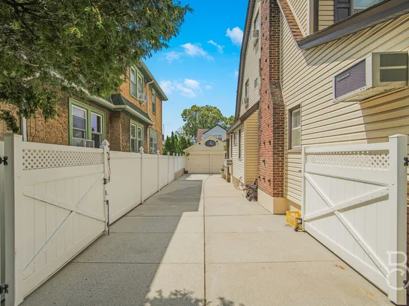 38-22 Clearview Expressway image 3 of 24