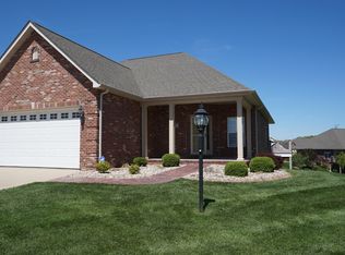 221 Yukon Ct, Waterloo, IL 62298