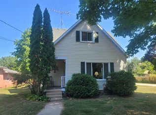 637 Carey Ave, Wild Rose, WI 54984