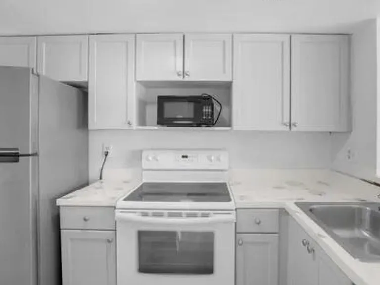 564 Orange 40 Dr #40 — Photo 5