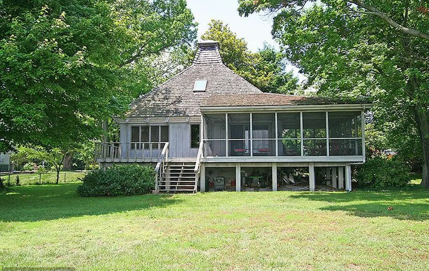 111 Congressional Dr photo 1