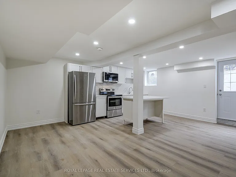277 Mississaga St #LOWER — Photo 17