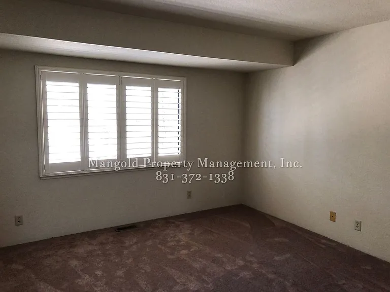 Huckleberry Hill Apartments — Photo 7